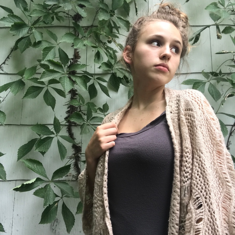 I’m selling a cardigan